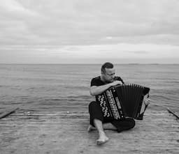 CZESŁAW MOZIL | Scena MONK