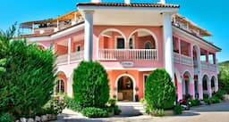 Kyprianos Studios & Apartments