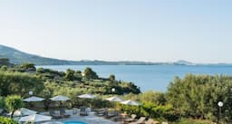 Villas Flisvos