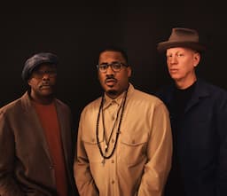 JAMES BRANDON LEWIS | Scena MONK