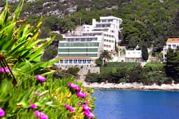 Hotel More